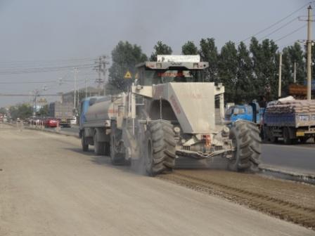 WR2300L，長葛S325水穩(wěn)路基冷再生