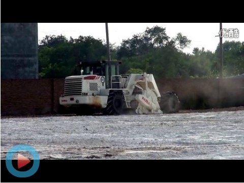 WR2300L，山東禹城工業(yè)場(chǎng)地灰土拌合