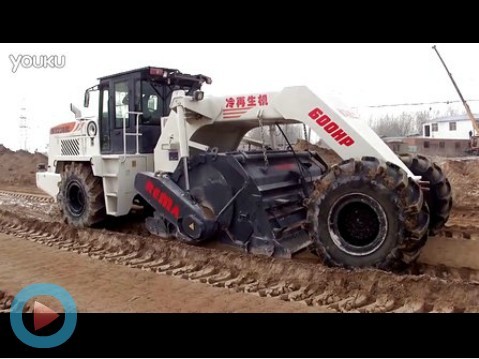 WR2300L，永城段G311國(guó)道灰土拌和速度超級(jí)快