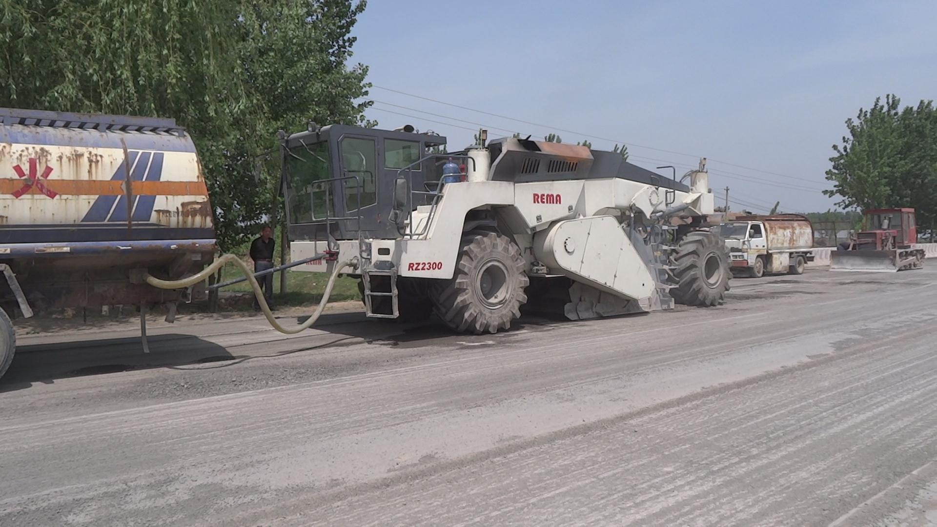 RZ2300，冷再生機濮陽S222省道冷再生施工