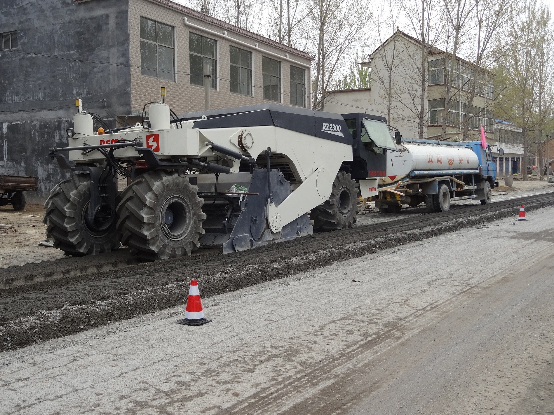 RZ2300，河南太康S211省道水穩(wěn)冷再生