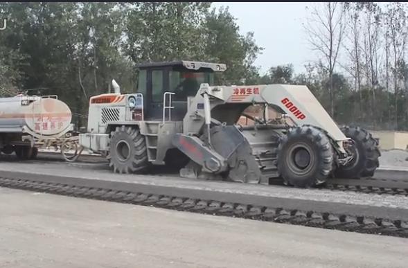 WR2300L，G311國道河南永城段冷再生