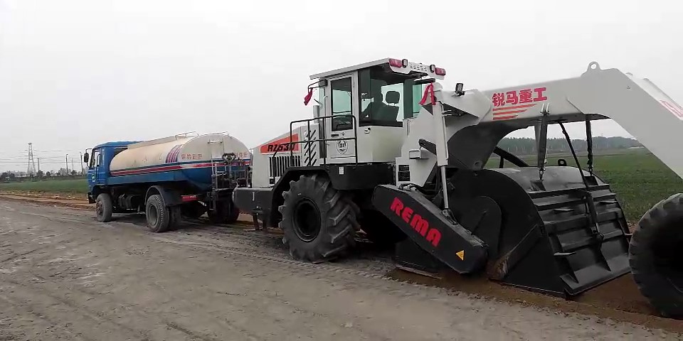 RZ530，冷再生施工