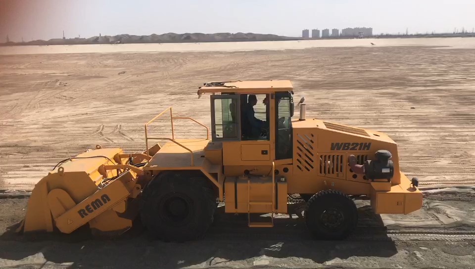 WB21H，蘭州機(jī)場(chǎng)路拌機(jī)灰土拌和